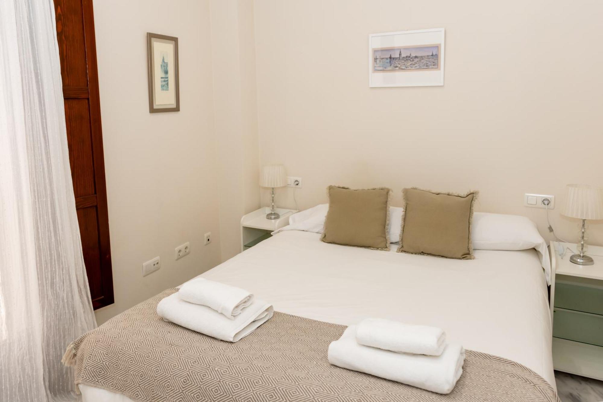 Charming & Quiet Apartment In Plaza Del Salvador Sevilla Eksteriør billede