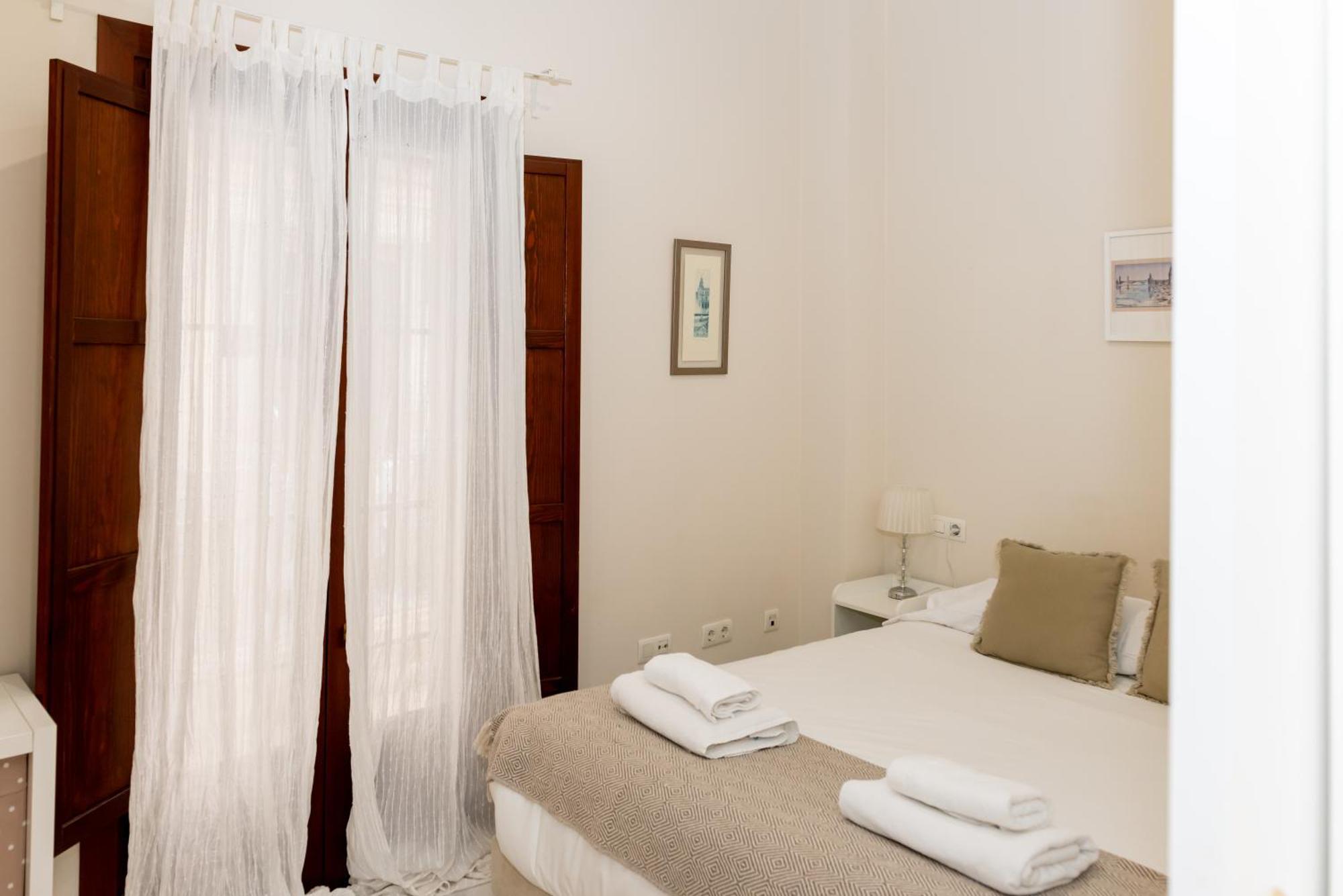 Charming & Quiet Apartment In Plaza Del Salvador Sevilla Eksteriør billede