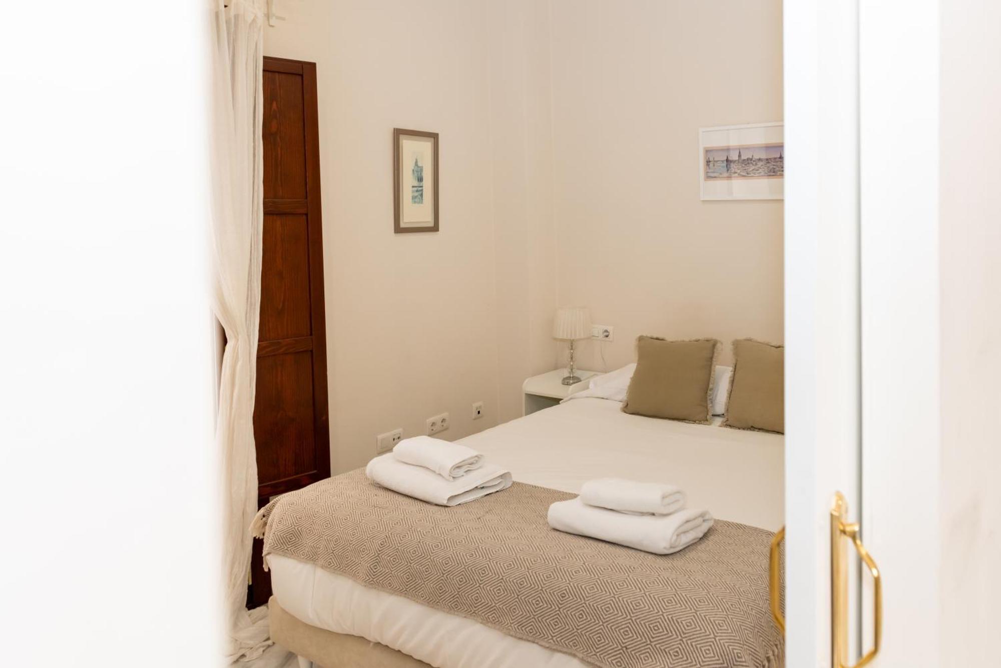 Charming & Quiet Apartment In Plaza Del Salvador Sevilla Eksteriør billede