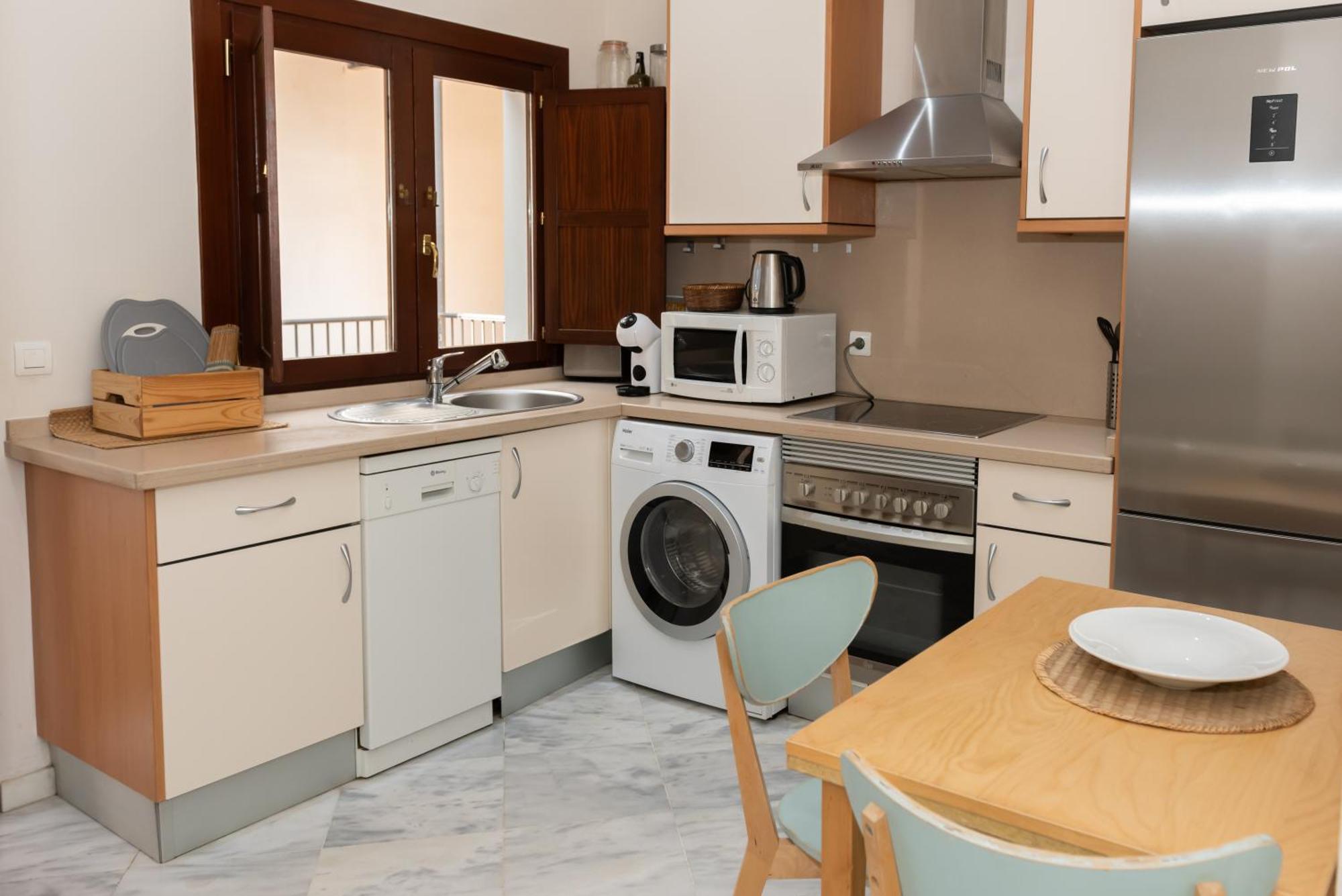 Charming & Quiet Apartment In Plaza Del Salvador Sevilla Eksteriør billede